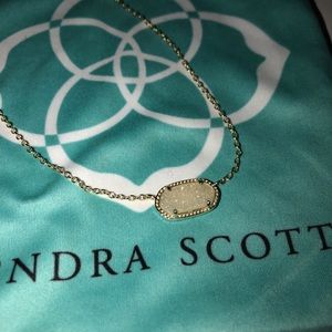 ✨Kendra Scott Elisa necklace in iridescent drusy ✨